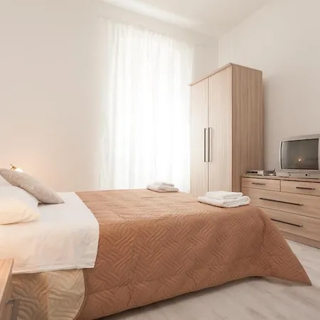 Planetrovinj Apartamento