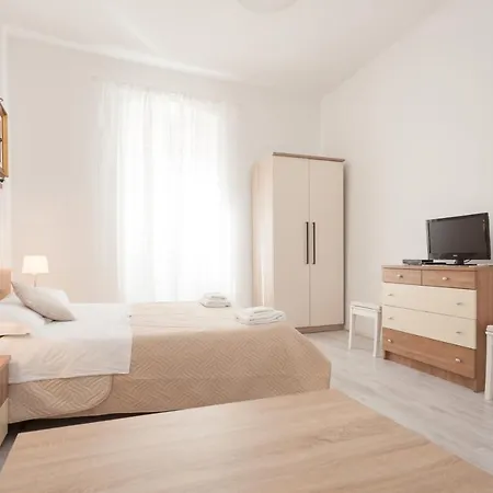 Planetrovinj Apartamento *