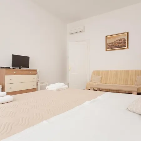 Planetrovinj Apartamento *