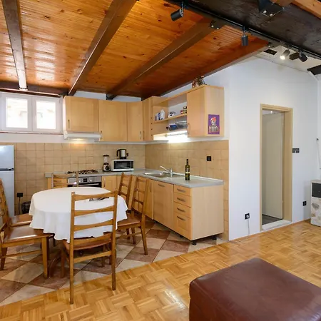 Planetrovinj Apartamento *