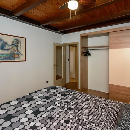 Apartamento Planetrovinj *